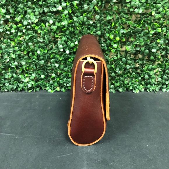 Portland Leather Goods Metro Crossbody Bag - Picture 2 of 12